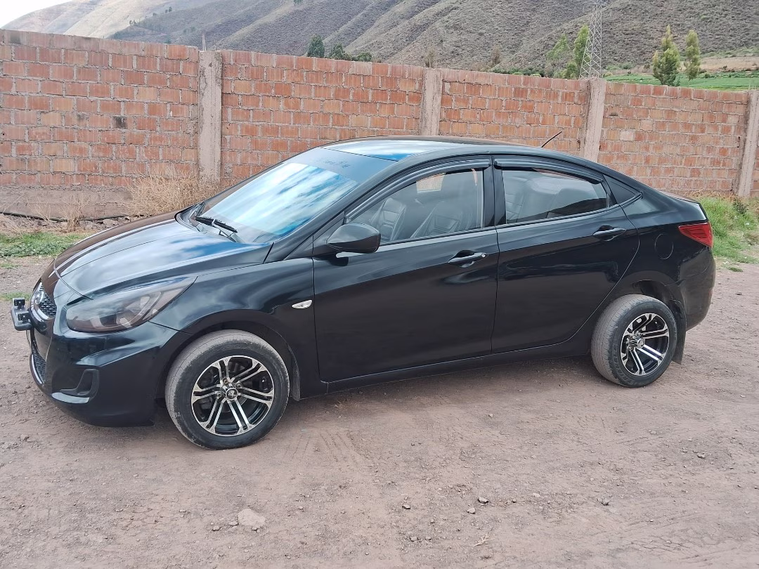 HYUNDAI ACCENT 2017 MOD 2018 — foto 4