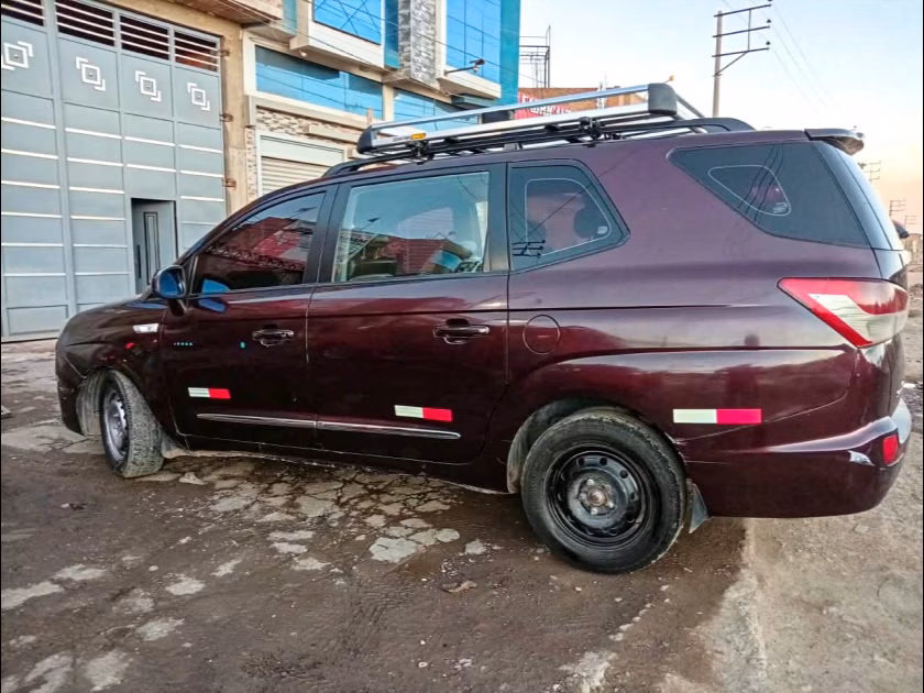 SSANGYONG RODIUS 2013 MOD 2014 — foto 4