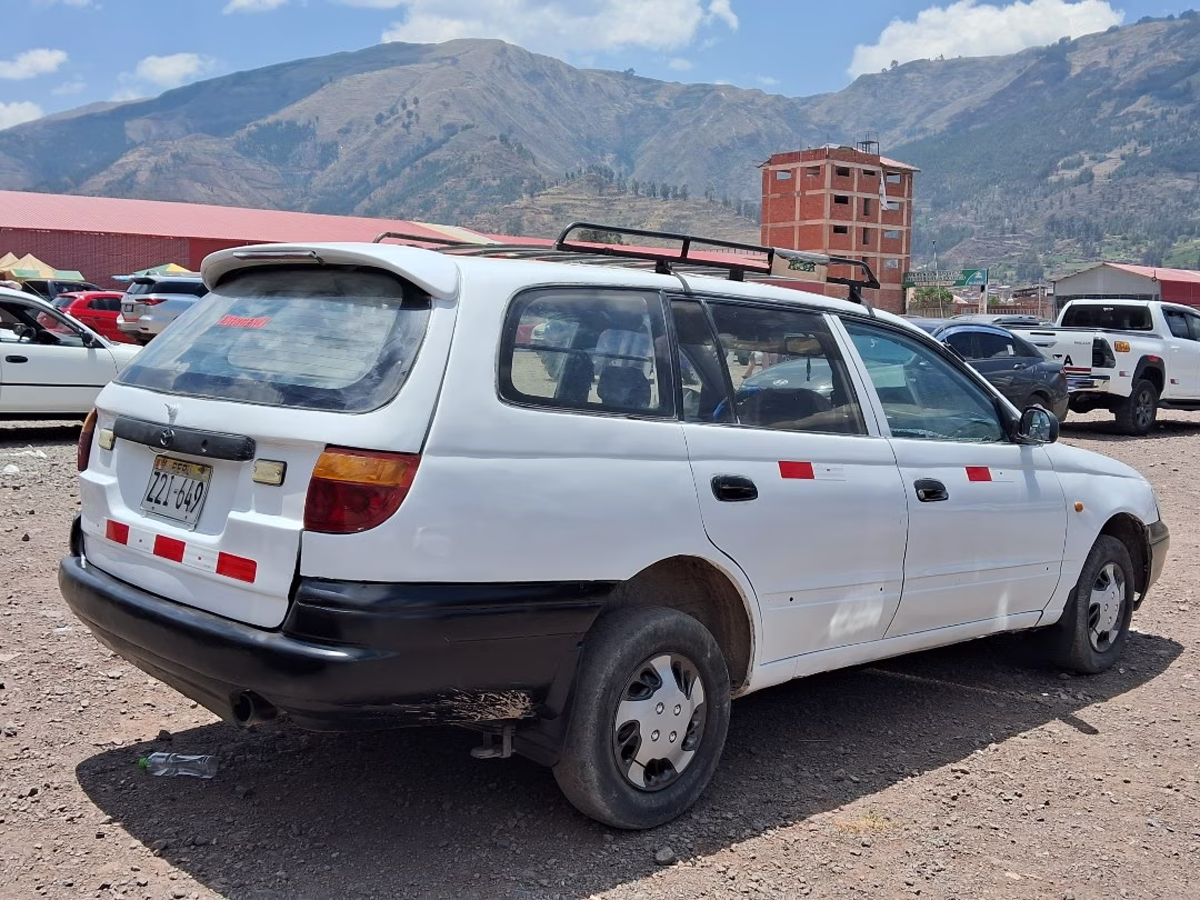 TOYOTA CALDINA MOD 1996 — foto 3