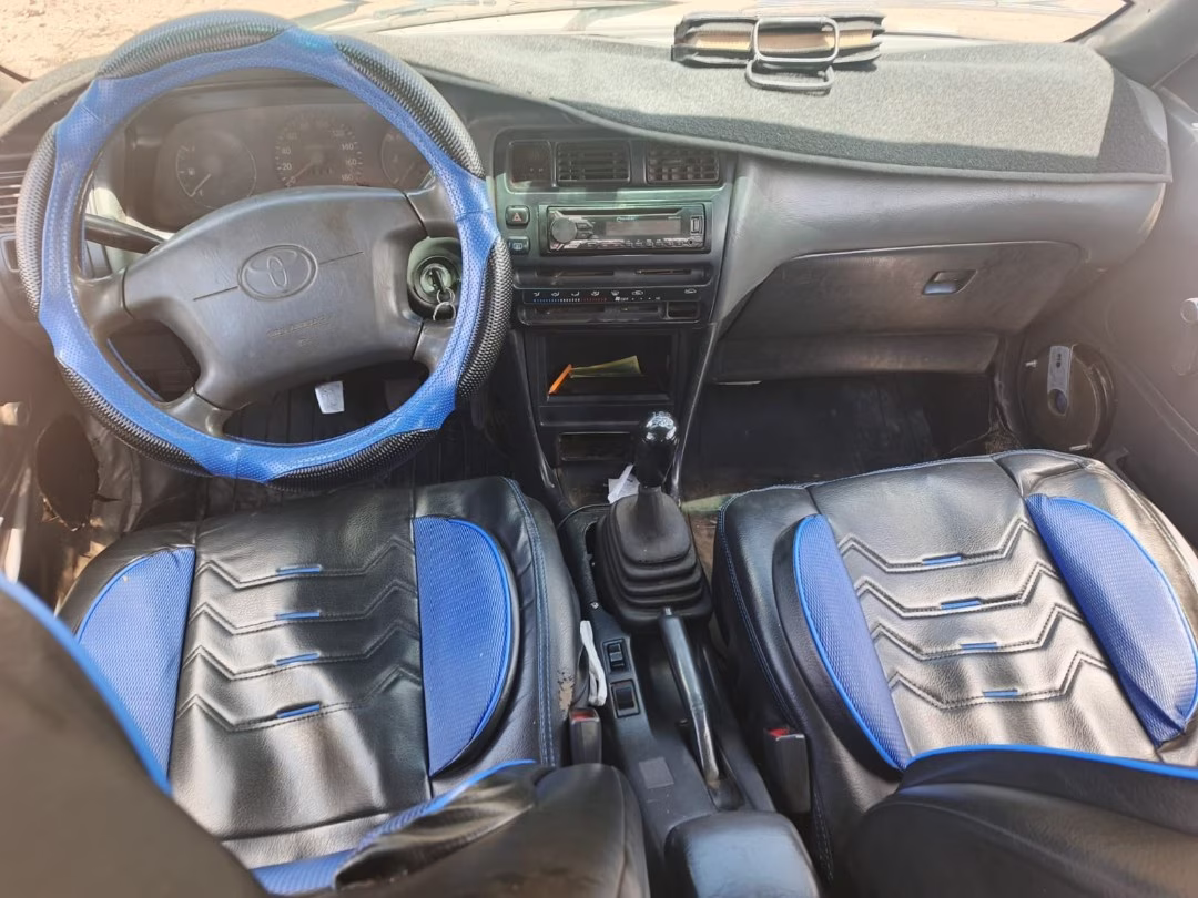 TOYOTA COROLLA 2001 — foto 4