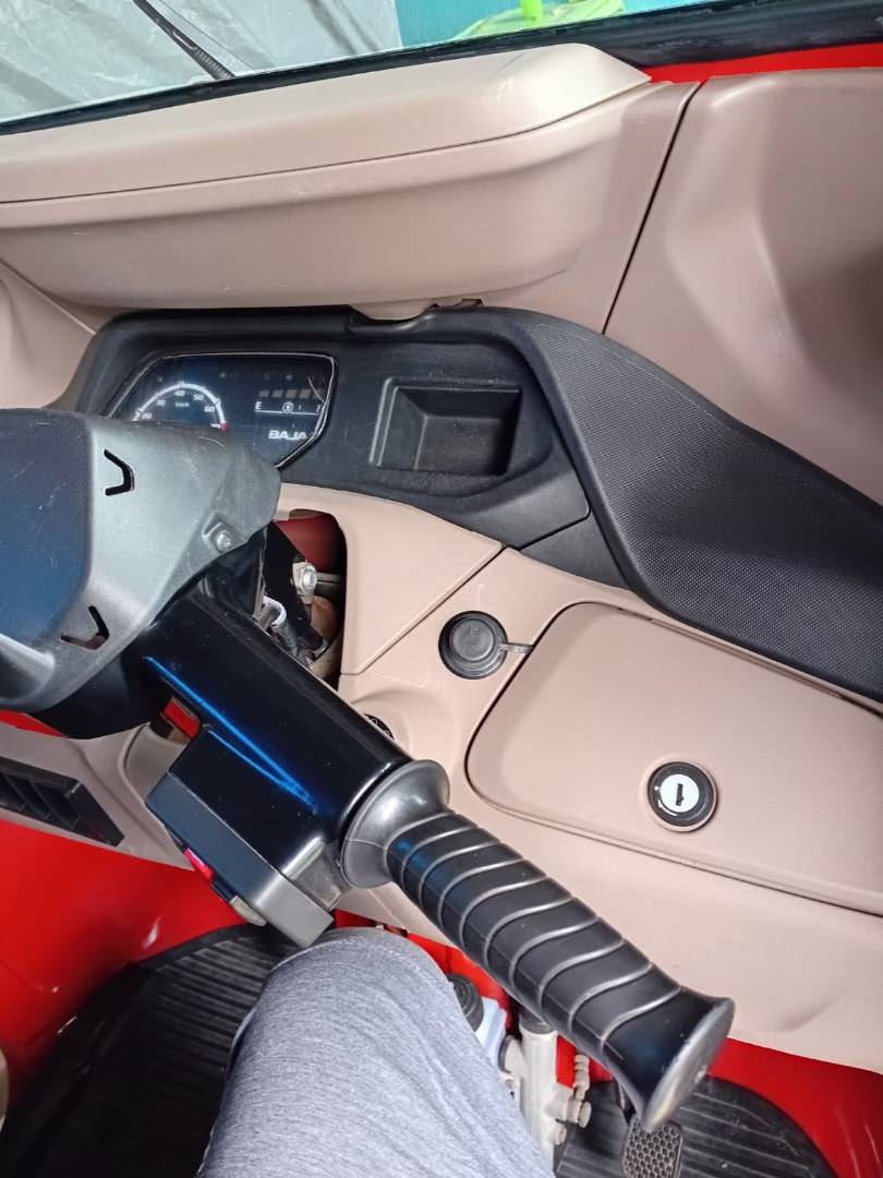BAJAJ RE AUTORIKSHA TORITO 4T LPGR 2024 — foto 3