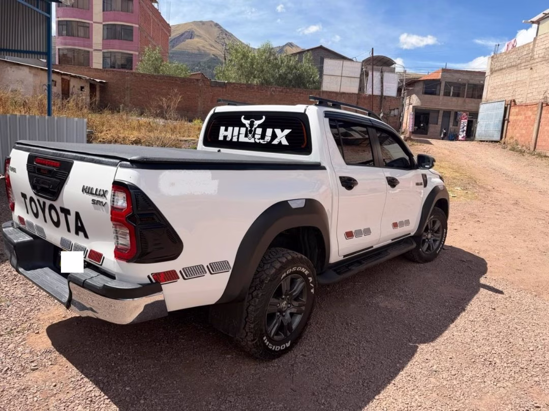 TOYOTA HILUX SRV 2024 — foto 6