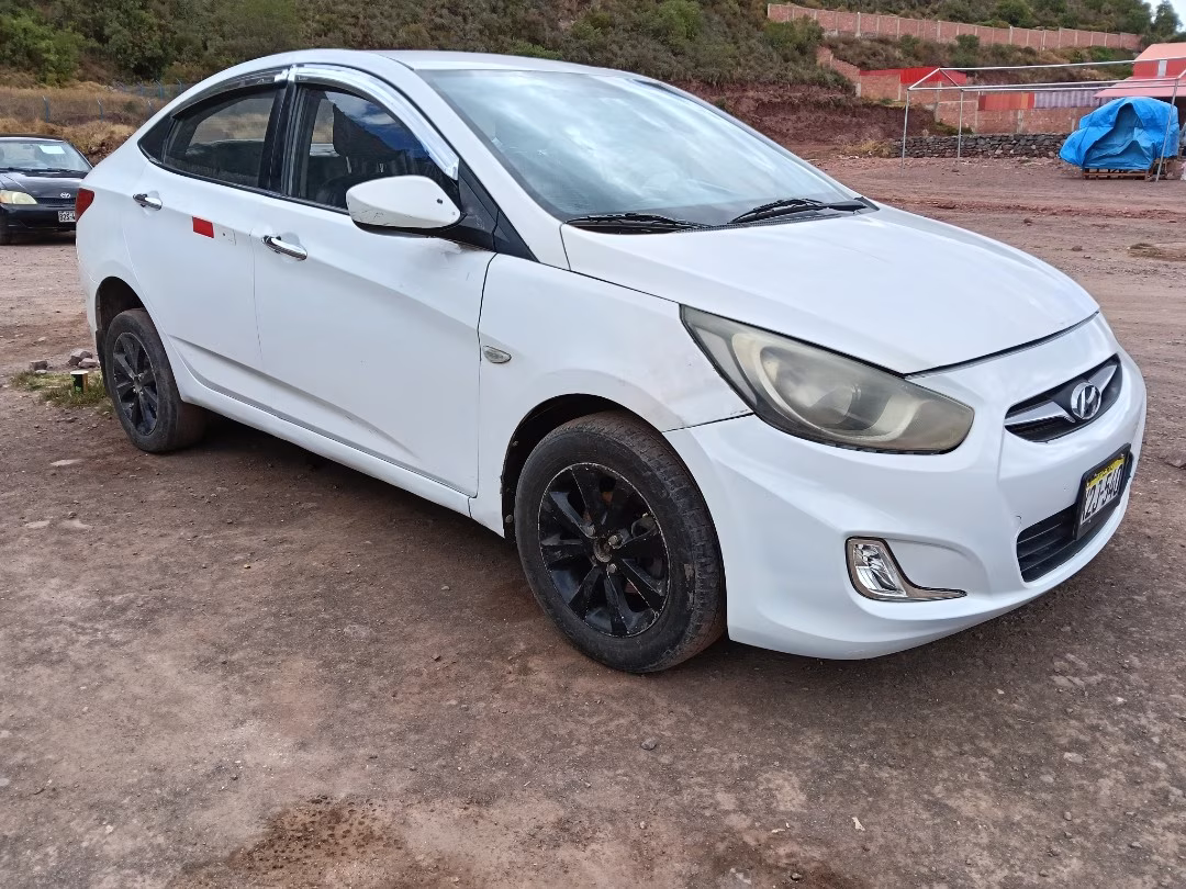 HYUNDAI ACCENT 2012 MOD 2012 — foto 3