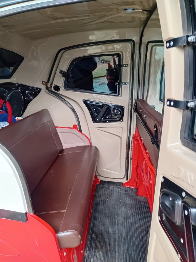 BAJAJ RE AUTORIKSHA TORITO 4T LPGR 2024 — foto 6