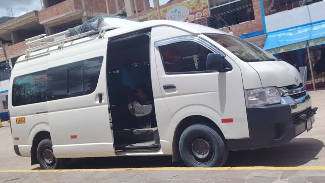 TOYOTA HIACE 2013 — foto 4