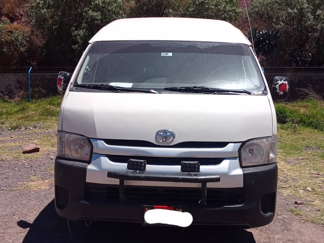 TOYOTA HIACE 2019 — foto 2