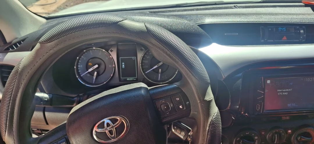 TOYOTA HILUX SR 4X4 2024 — foto 4