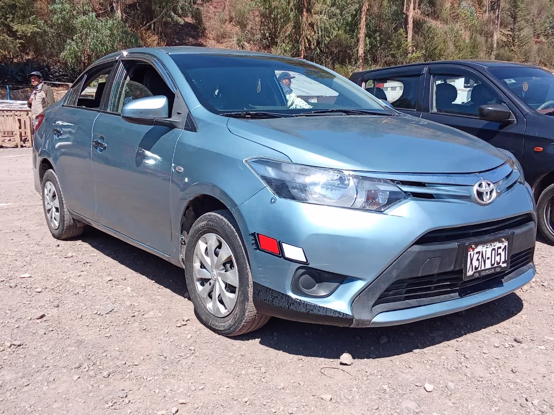 TOYOTA YARIS ENVIDIA 2016 — foto 3