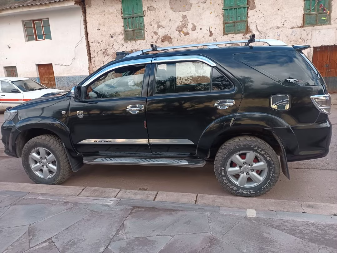 TOYOTA FORTUNER 4X4 TD 2010 — foto 2
