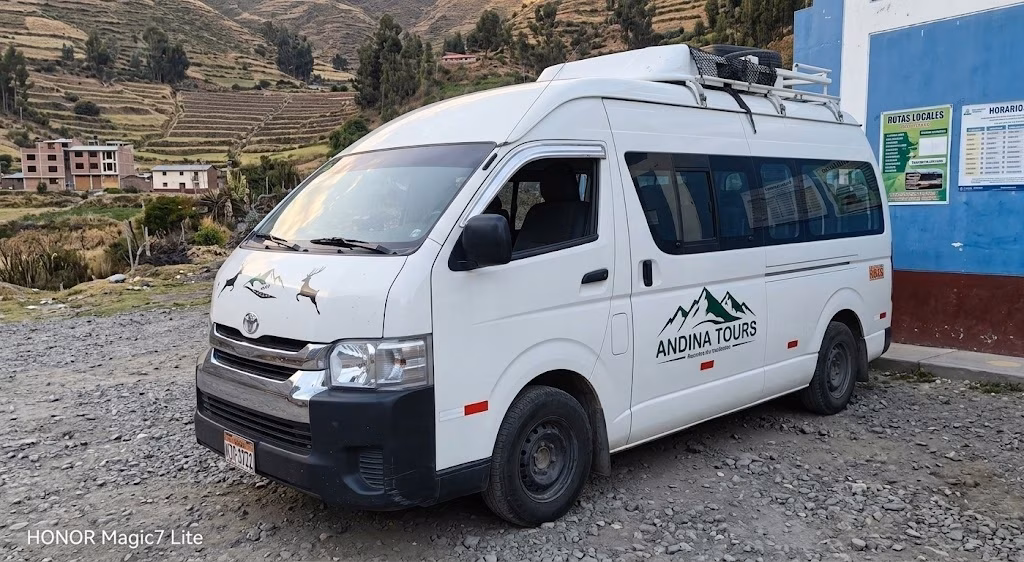 TOYOTA HIACE 2013 — foto 5