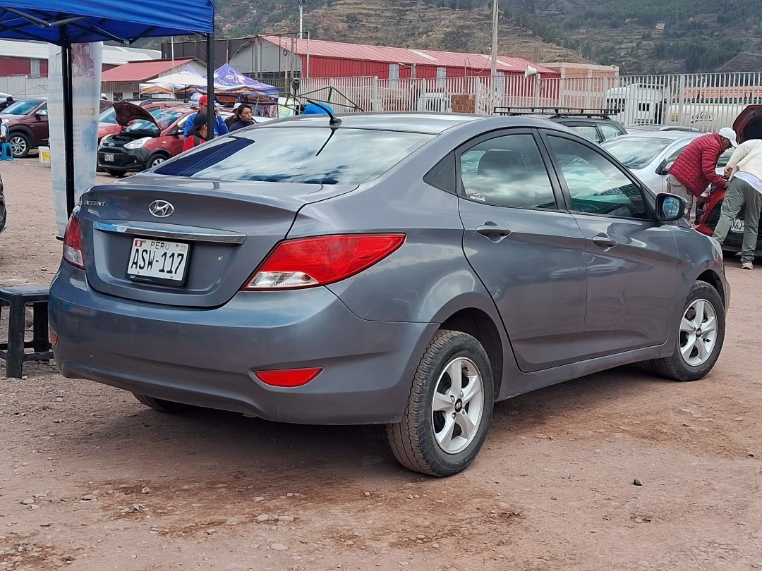 HYUNDAI ACCENT FULL MOD 2016 — foto 3