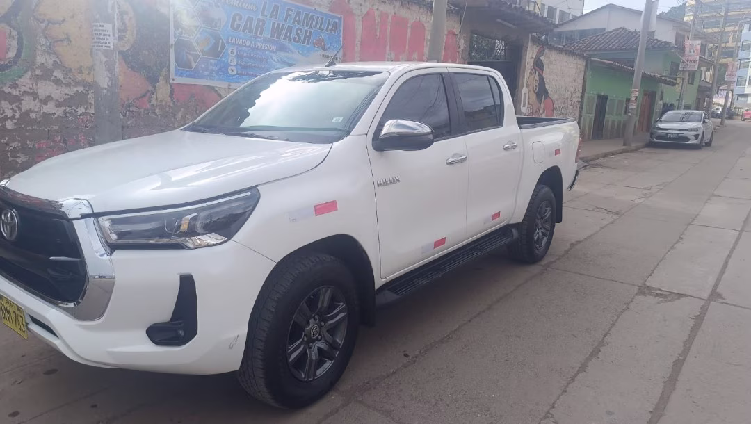 TOYOTA HILUX SRV 4X4 2022 — foto 3