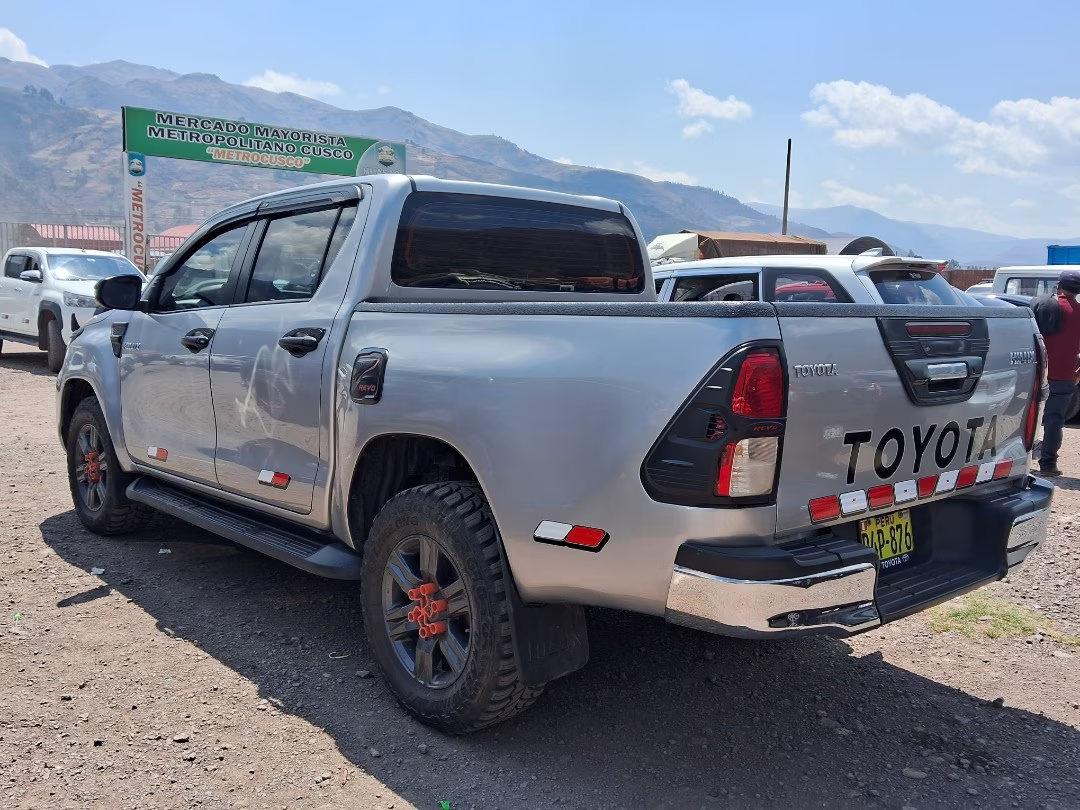 TOYOTA HILUX SR MOD 2023 — foto 4