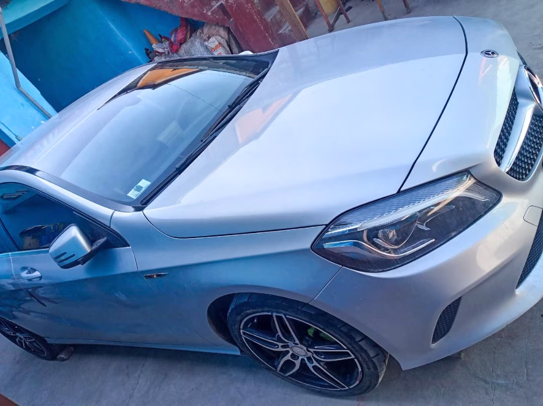 MERCEDES BENZ A 180 2017 — foto 2