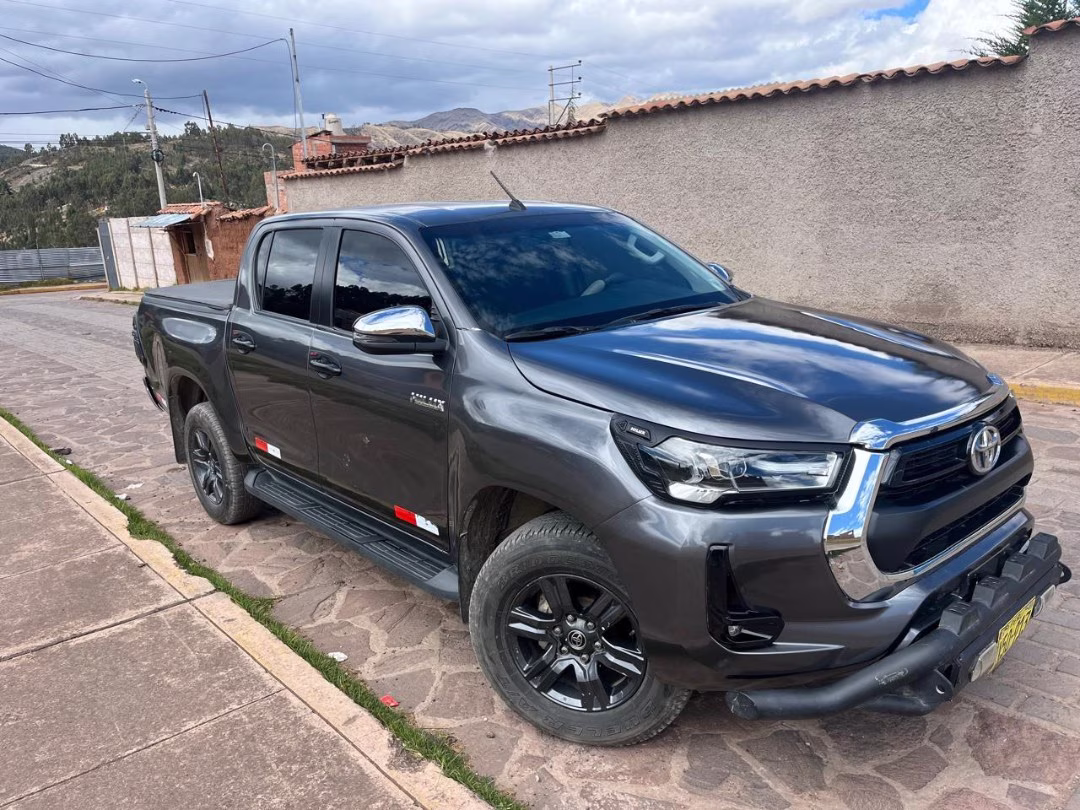TOYOTA HILUX 4X4 SRV FULL 2024 — foto 2