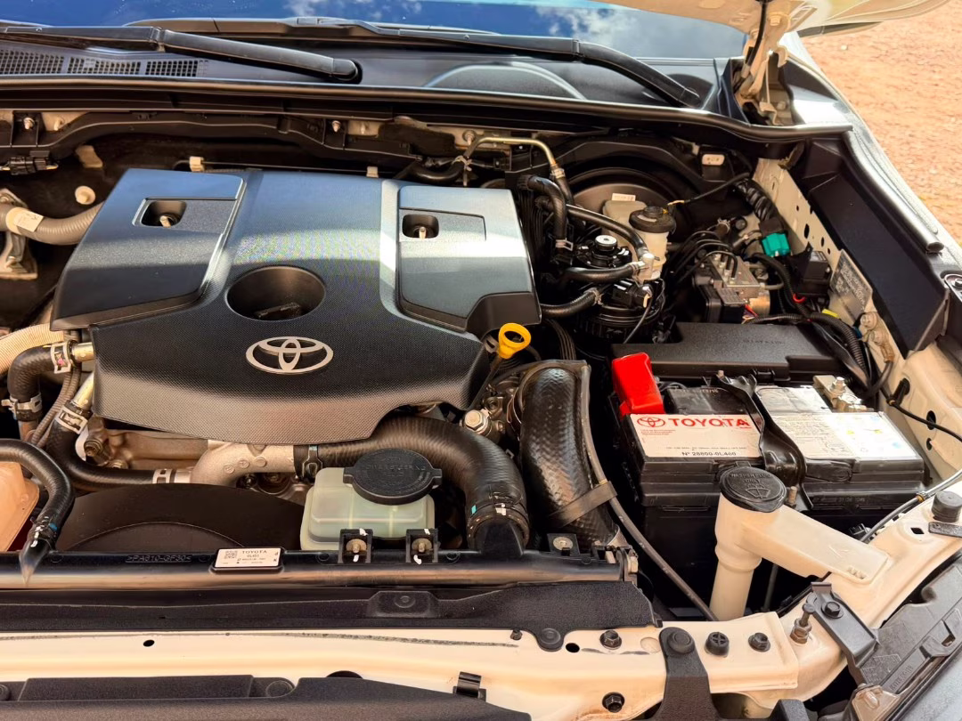 TOYOTA HILUX 2024 — foto 5