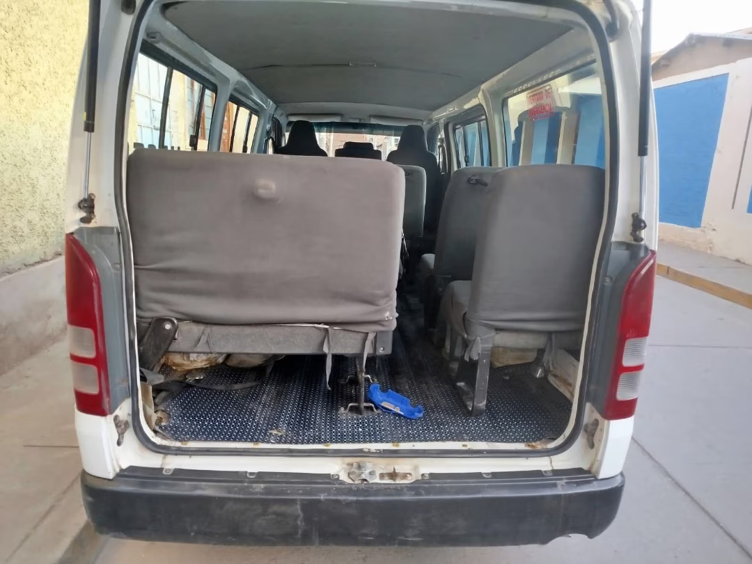 TOYOTA HIACE 2011 — foto 4