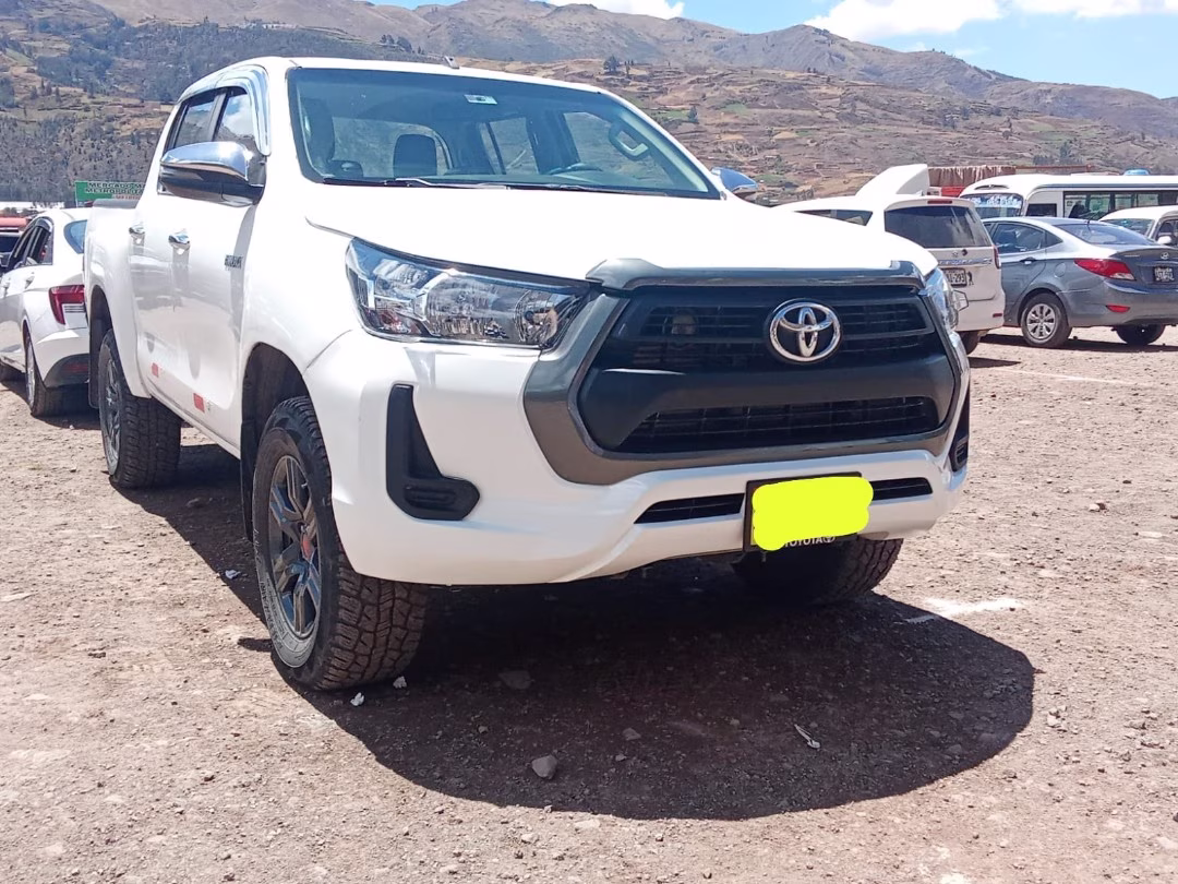 TOYOTA HILUX SR 4X4 2024 — foto 3