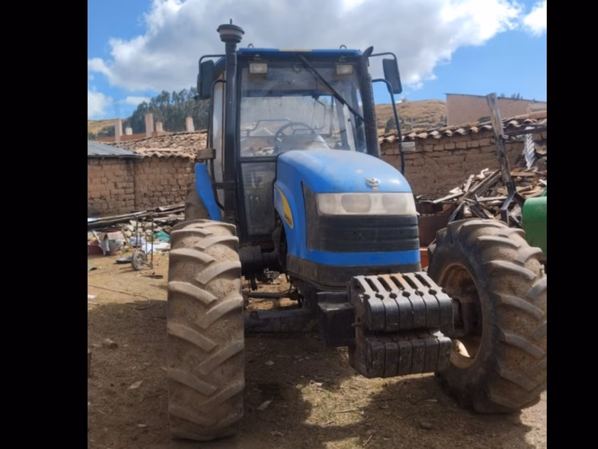 NEW HOLLAND TRACTOR 2014 — foto 3