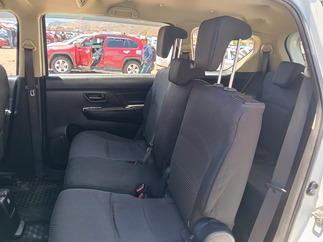 SUSUKI ERTIGA 2022 MOD 2022 — foto 5