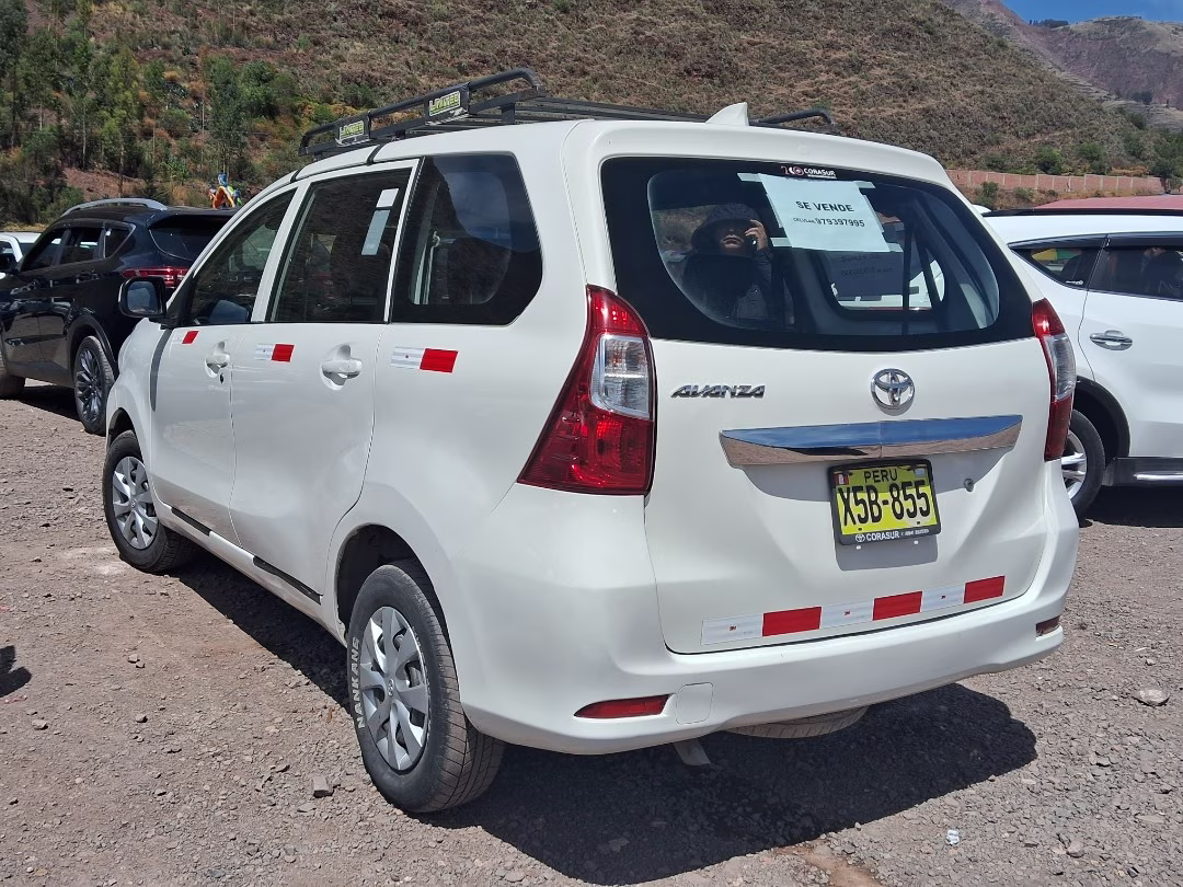 TOYOTA AVANZA MOD 2022 — foto 3