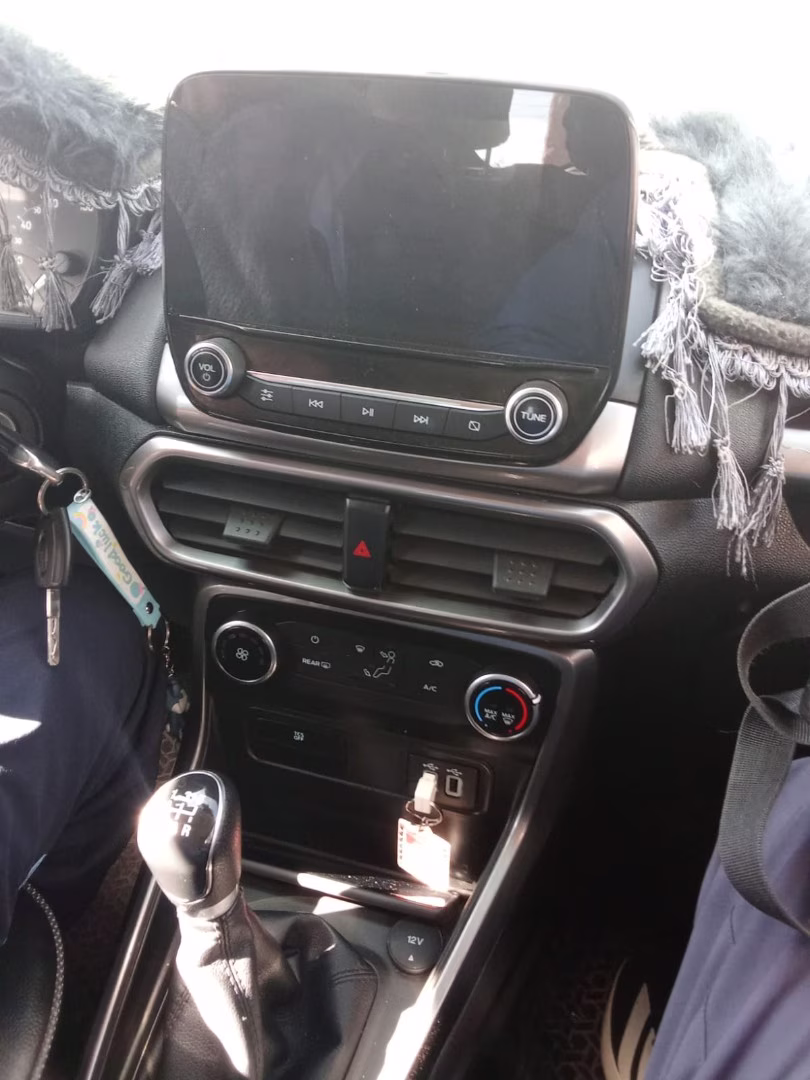 FORD ECOSPORT 2018 — foto 6