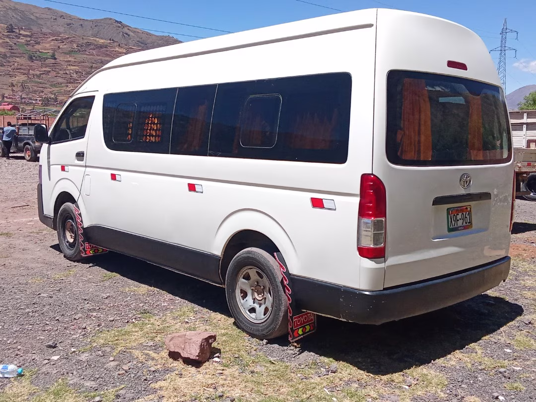 TOYOTA HIACE 2017 — foto 4