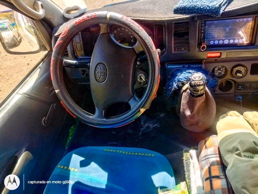 TOYOTA HIACE 2017 — foto 3