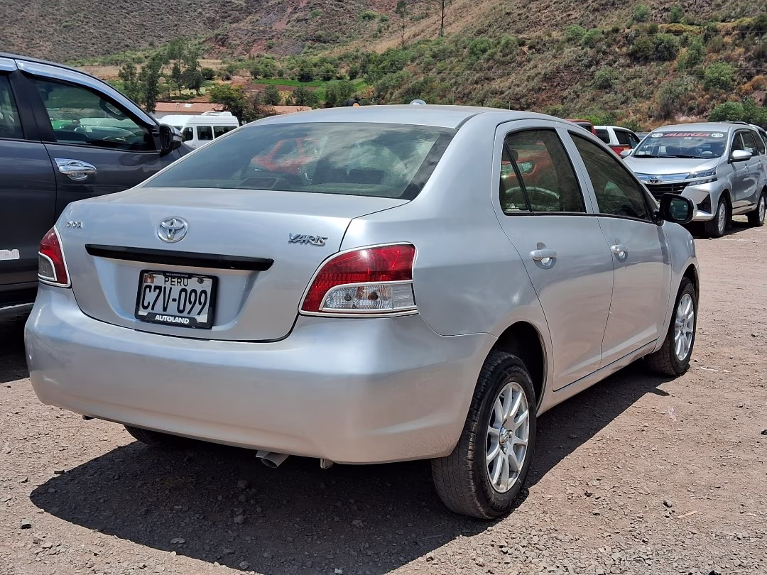 TOYOTA YARIS MOD 2012 — foto 4