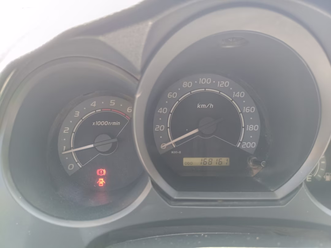 TOYOTA HILUX 2010 — foto 6