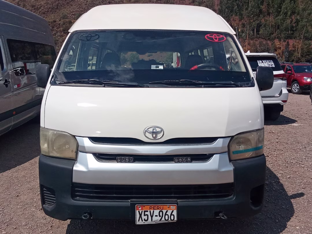 TOYOTA HIACE 2013 — foto 2