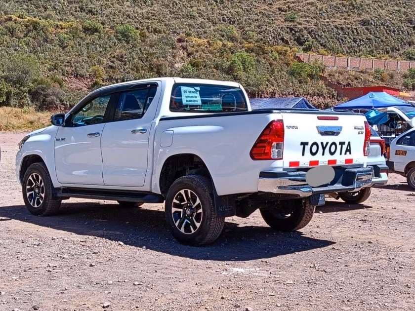 TOYOTA HILUX 4X4 2026 — foto 4