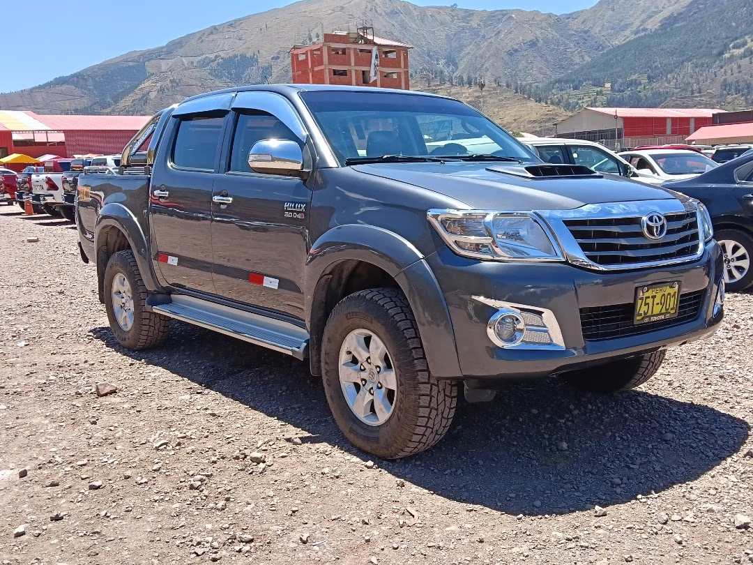 TOYOTA HILUX SRV FULL 4X4 2014 MOD 2015 — foto 2