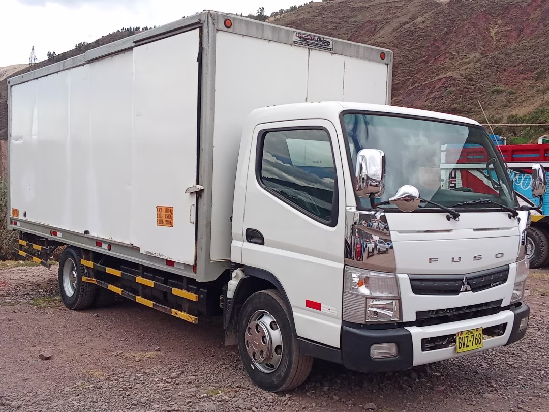 MITSUBISHI FUSO CANTER 2024 — foto 1