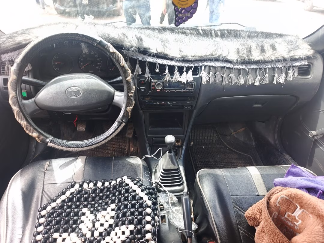 TOYOTA COROLLA 1998 — foto 5