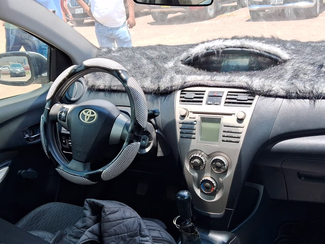 TOYOTA YARIS MOD 2012 — foto 5