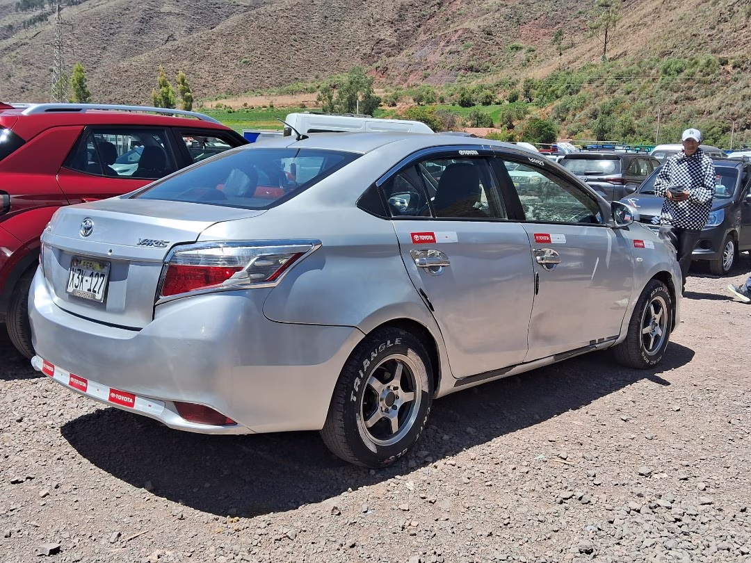 TOYOTA YARIS 2015 — foto 4