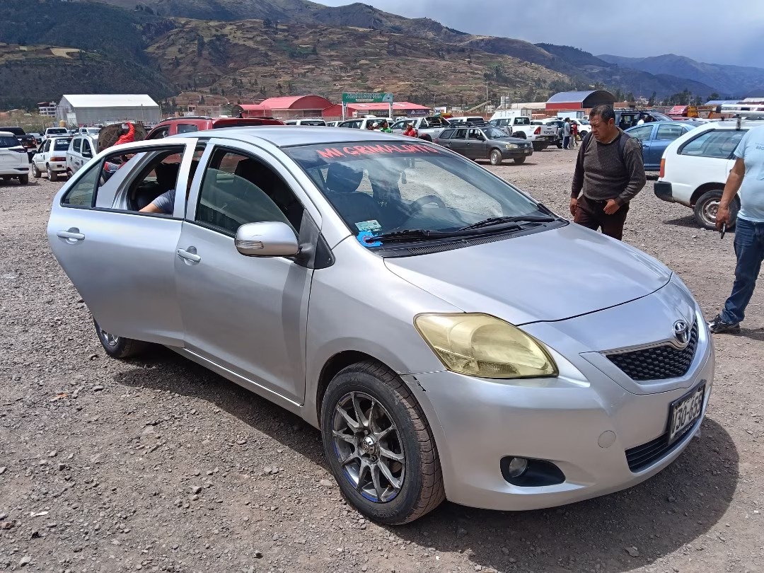 TOYOTA YARIS 2011 MOD 2012 — foto 2
