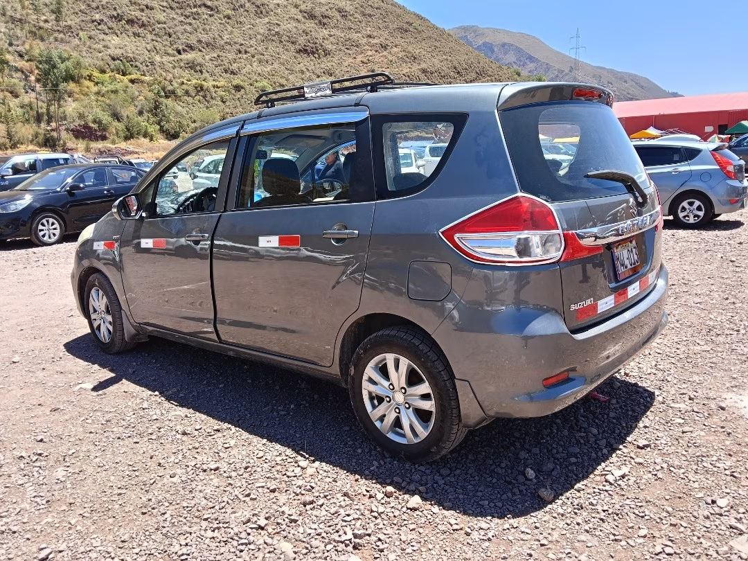SUZUKI ERTIGA 2017 MOD 2018 — foto 5