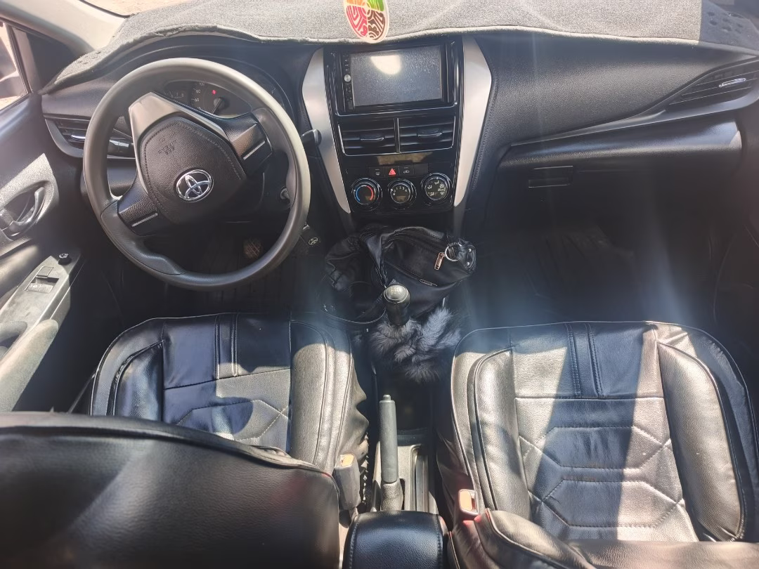 TOYOTA YARIS 2018 — foto 4