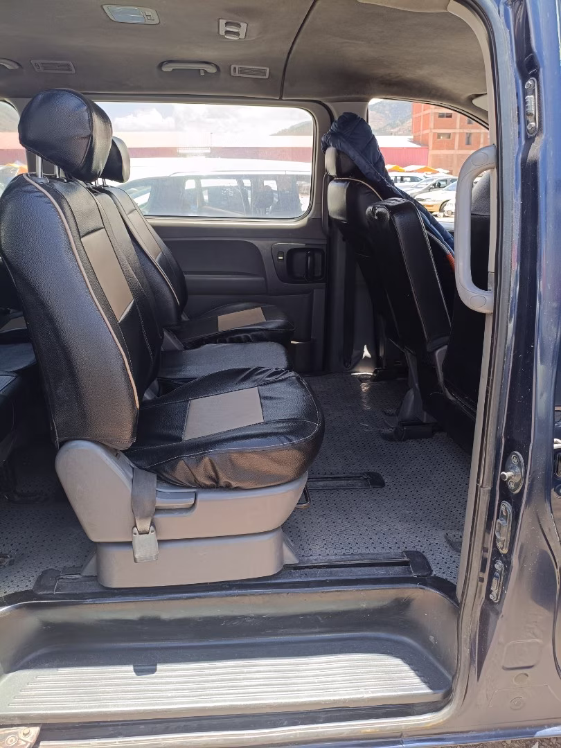 HYUNDAI H1 2010 — foto 3