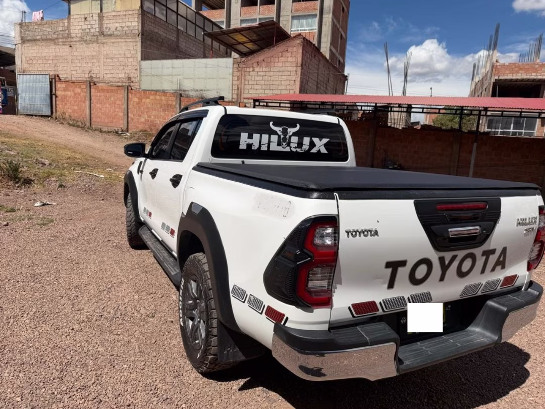 TOYOTA HILUX SRV 2024 — foto 5