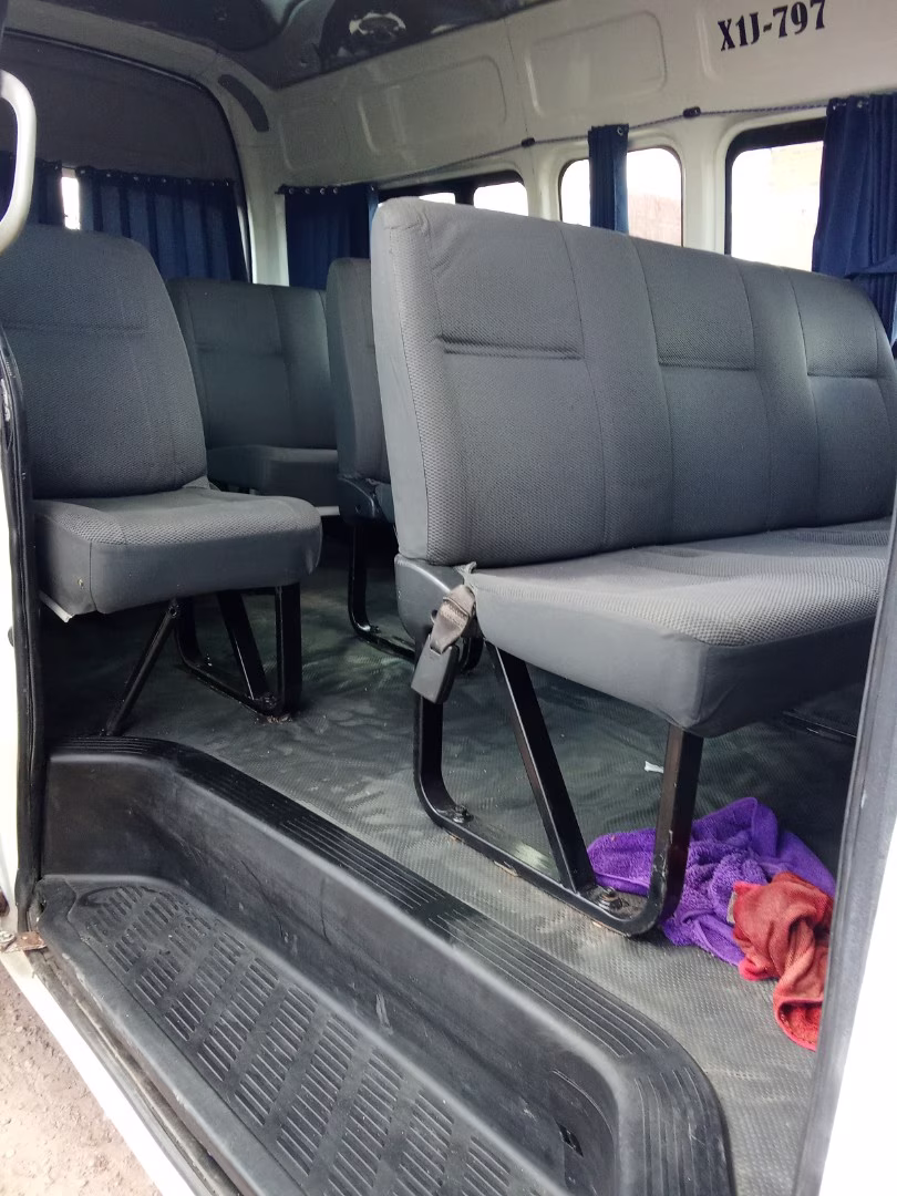 TOYOTA HIACE 2010 MOD 2011 — foto 6