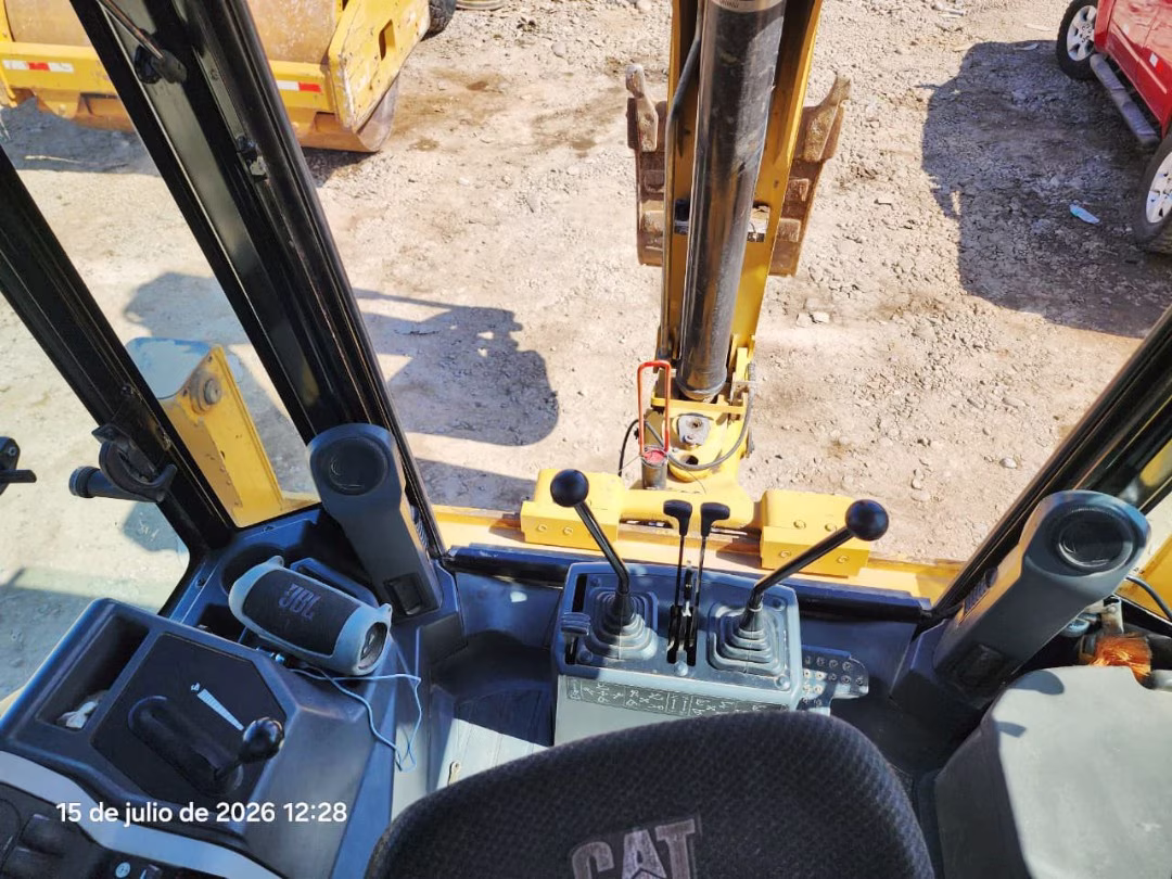 CATERPILLAR 426F2 2022 — foto 6