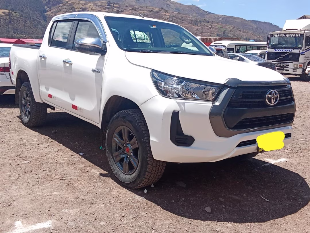 TOYOTA HILUX SR 4X4 2024 — foto 1