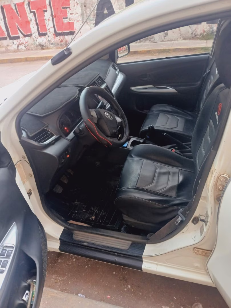 TOYOTA AVANZA 2016 — foto 2