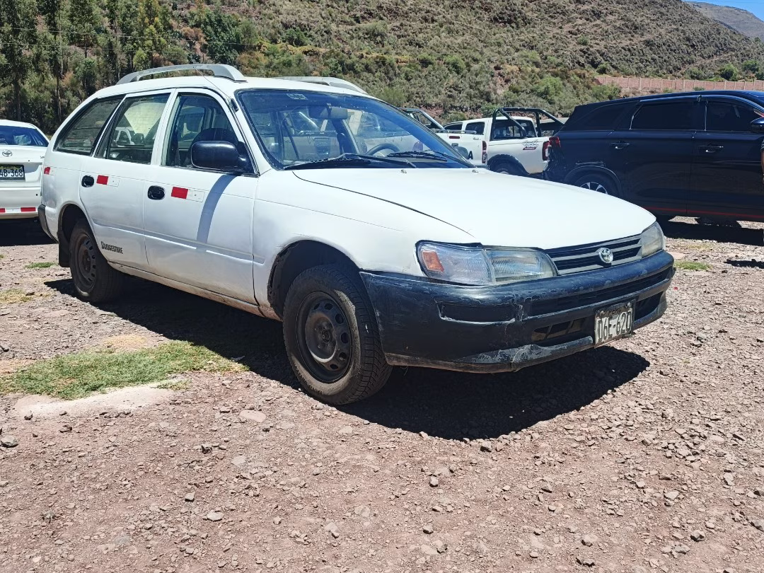 TOYOTA  COROLLA  2002 — foto 2