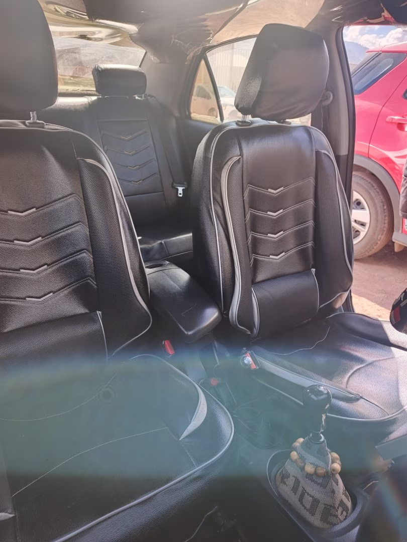 TOYOTA YARIS 2013 — foto 5