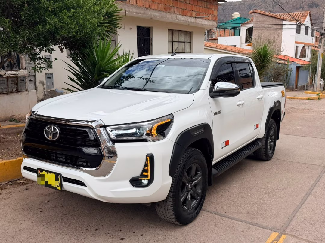 TOYOTA HILUX 2024 — foto 3