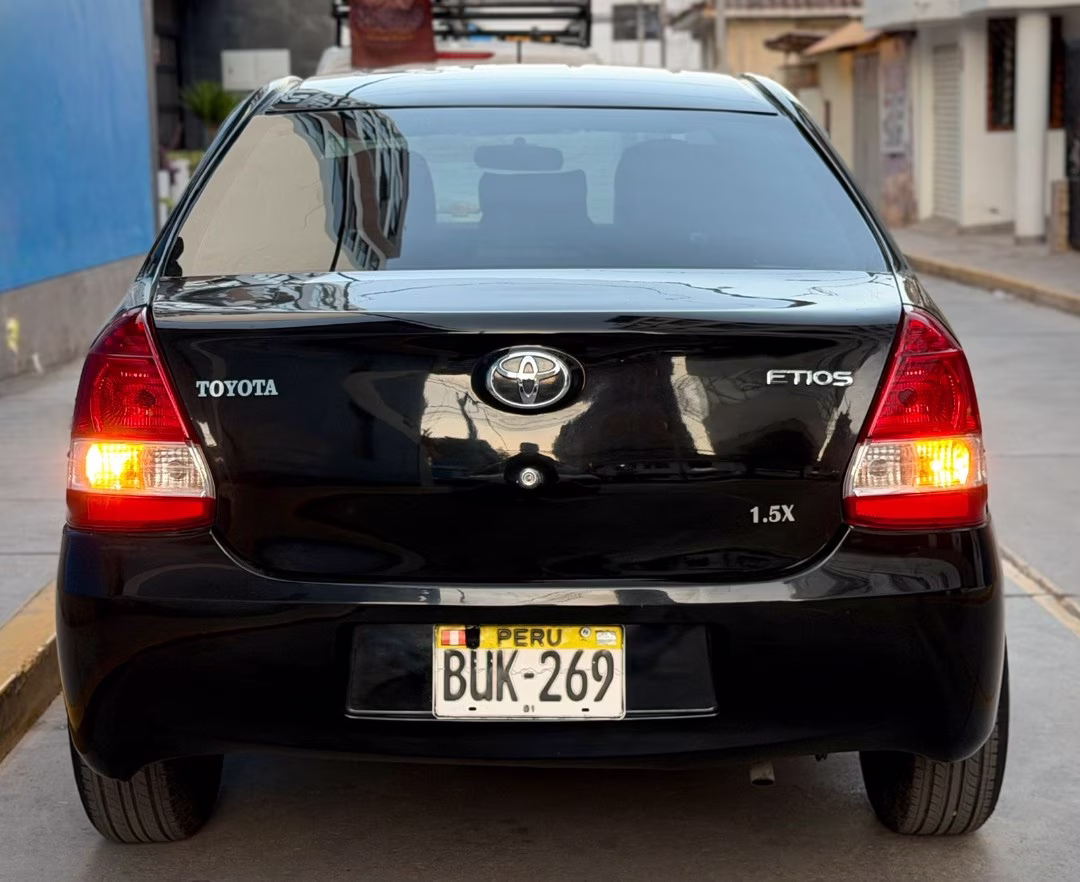 TOYOTA ETIOS 2021 — foto 2